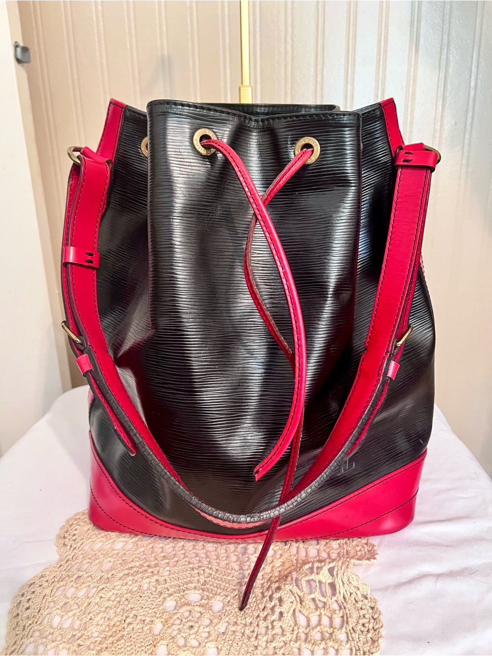 Louis Vuitton Black and Red Epi NOE” Leather Drawstring Shoulder Bag